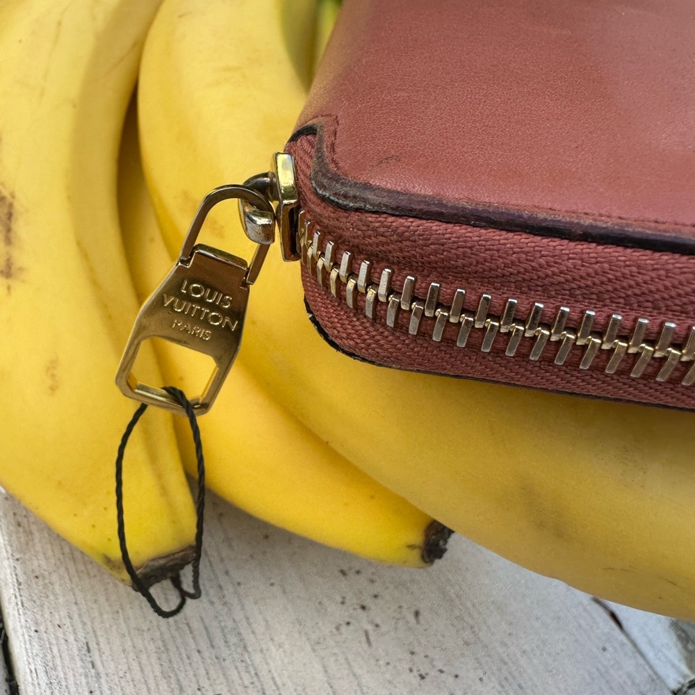 LV Rare 🧳 Louis Vuitton Voyage wallet - Picture 8 of 15